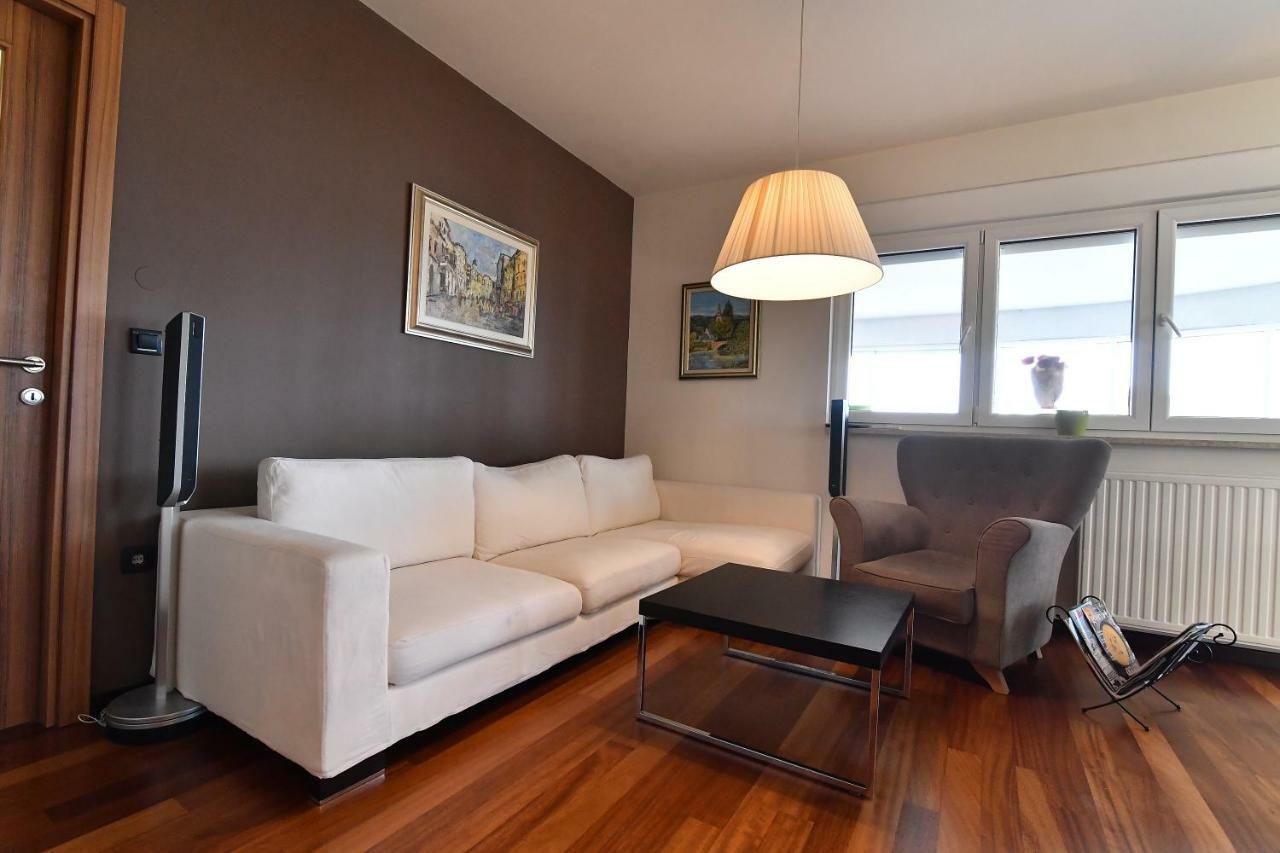 City Penthouse Vita Pula Exterior photo