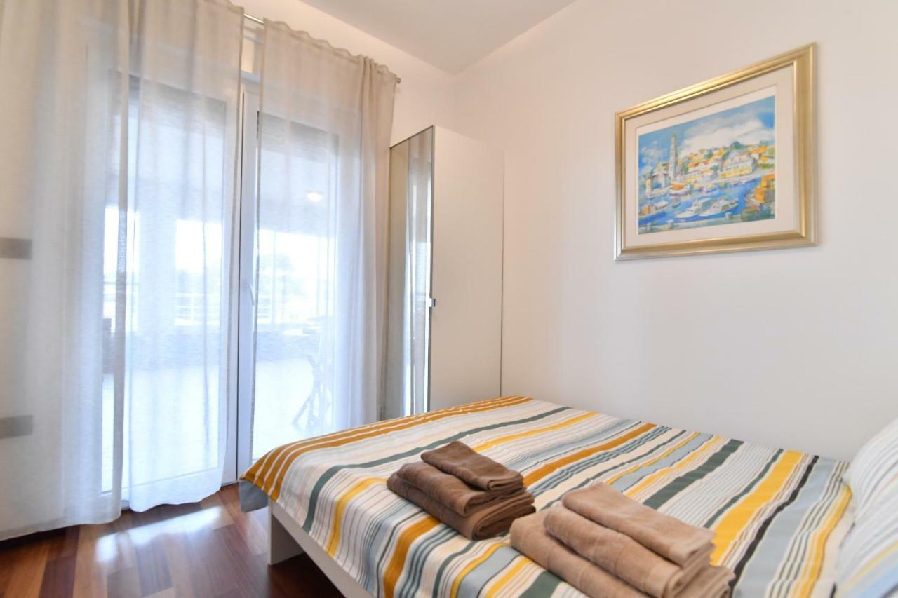 City Penthouse Vita Pula Exterior photo
